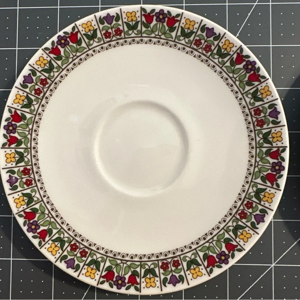 Royal Doulton Fireglow China Set of 4 Saucer Bread Plates 6.25 Inch Vintage